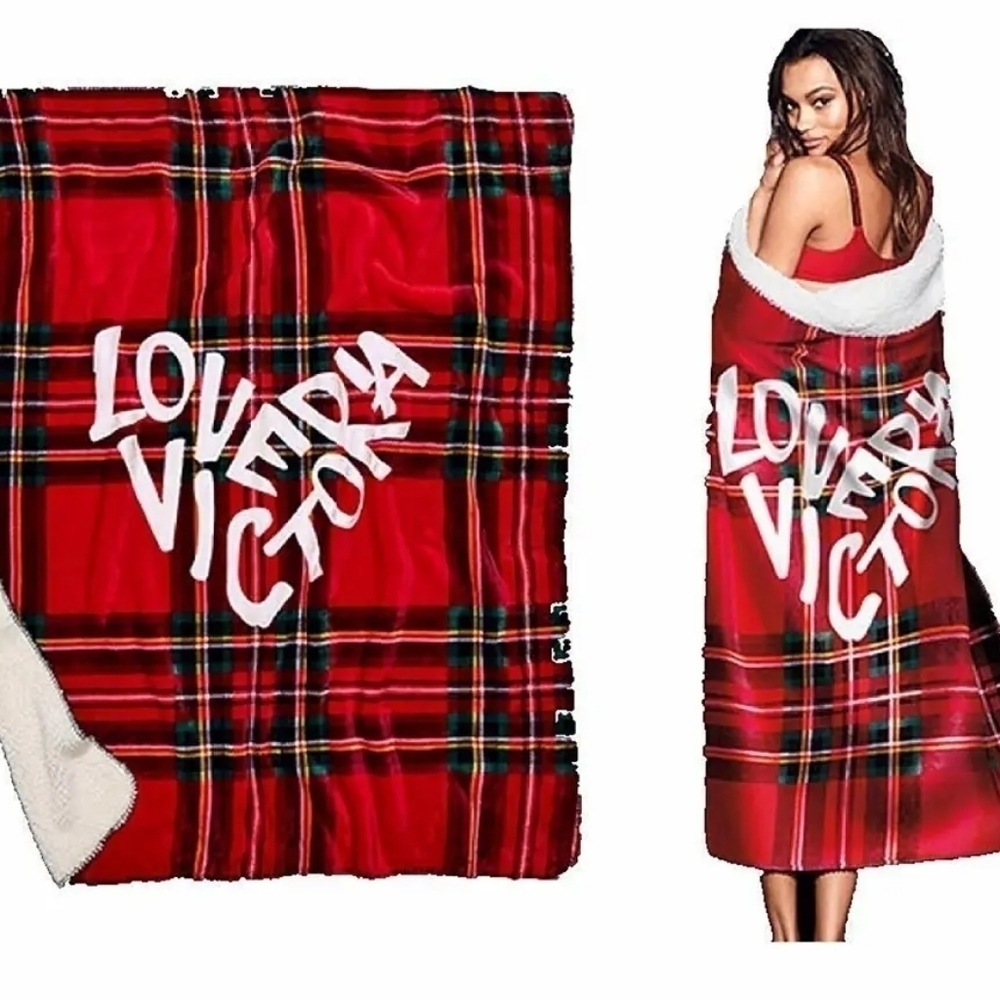 Love Victoria 50 x 60 plaid fleece sherpa Christmas blanket - Picture 2 of 6